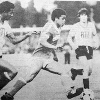 Joël Henry contre Martigues en Coupe de France 1981. Photo issue des archives de la presse locale (Nice Matin/ Corse Matin) t. d. r. André Guesdon